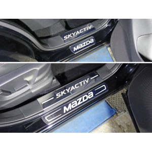 Накладки на пороги (лист зеркальный надпись MAZDA) Mazda CX-5 2015-2016