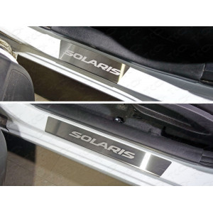 Накладки на пороги (лист шлифованный надпись Solaris) Hyundai Solaris (седан/хетчбэк) 2014-2017