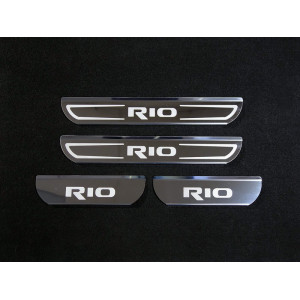 Накладки на пороги (лист зеркальный надпись RIO) Kia Rio 2015-2016