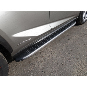 Пороги алюминиевые с пластиковой накладкой (карбон серые) 1720 мм Lexus NX 300h 2014-2017 (кроме F-Sport)