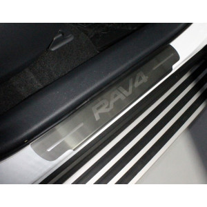 Накладки на пороги (лист шлифованный надпись Toyota) 4 шт Toyota RAV4 2019-