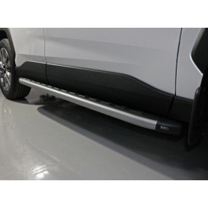 Пороги алюминиевые с пластиковой накладкой (карбон серебро) 1720 мм Toyota RAV4 2019- 