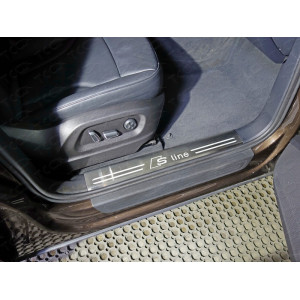 Накладки на пластиковые пороги (лист шлифованный надпись S Line) Audi Q5 2008-2016