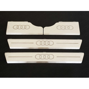 Накладки на пороги (лист шлифованный логотип Audi) Audi Q7 2015-