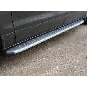 Пороги алюминиевые с пластиковой накладкой (карбон серебро) 2220 мм Hyundai H1 2018-