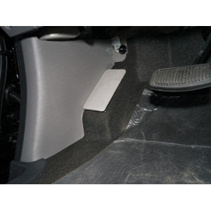 Накладка площадки левой ноги (лист алюминий 4мм) Hyundai H1 2018-