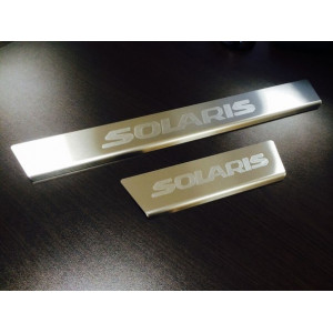Накладки на пороги (лист шлифованный надпись Solaris) Hyundai Solaris (седан/хетчбэк) 2014-2017