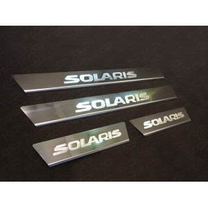 Накладки на пороги (лист зеркальный с логотипом) Hyundai Solaris (седан/хетчбэк) 2014-2017